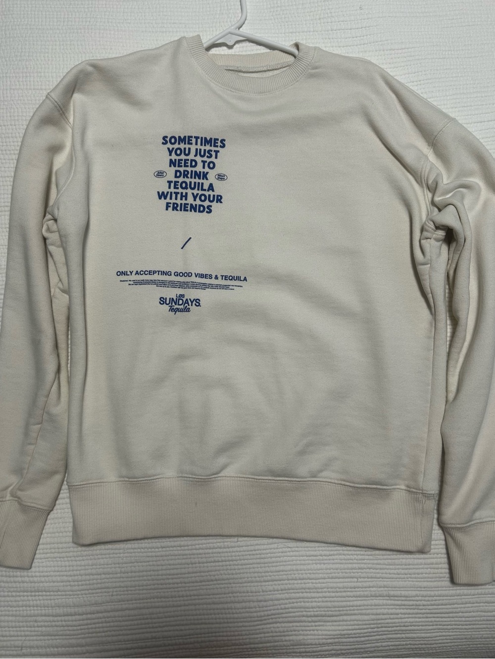 Los Sundays Cream Crewneck Sweatshirt with Blue Graphic